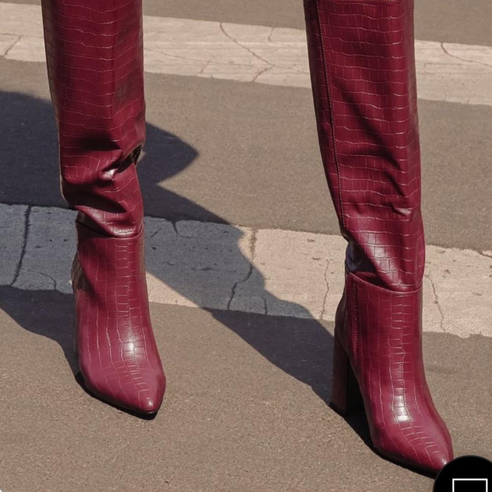 Lulus Katari cranberry croc pointed toe boots